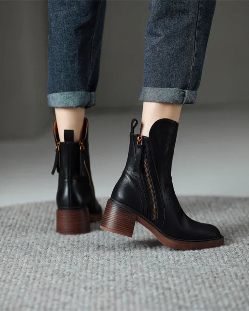 Avora Lyon | Botte en cuir noire avec un talon confortable, élégante et intemporelle