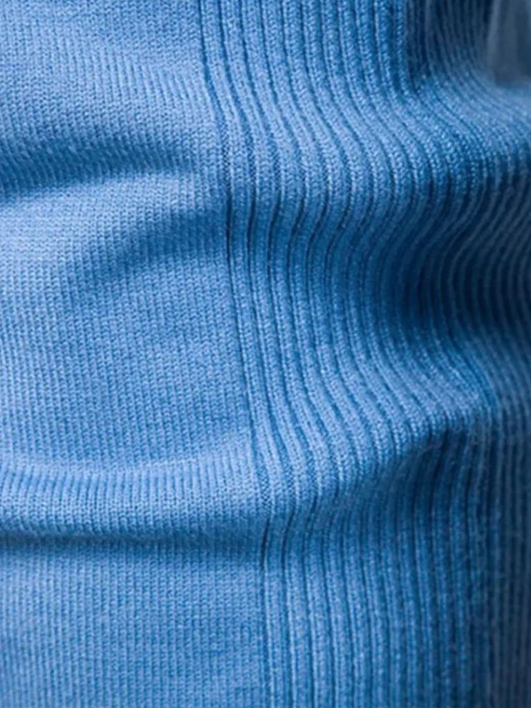 Avora Lyon | Minimalist Sweater