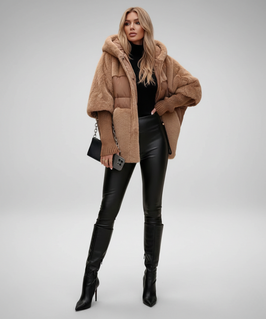 Avora Lyon | Veste puffer oversized pour femmes avec capuche en design patchwork