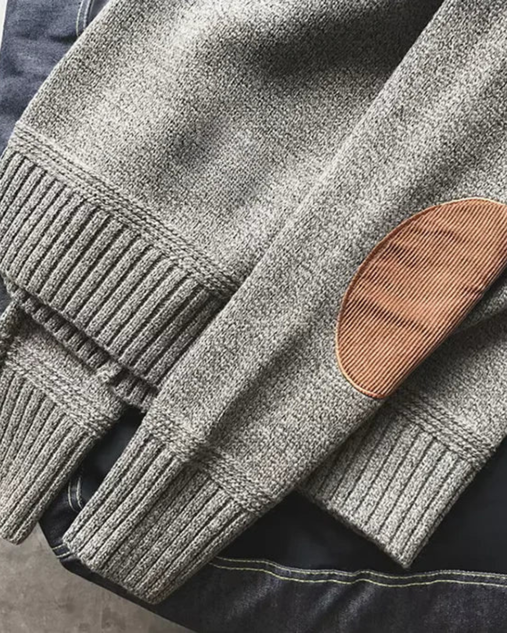 Avora Lyon | Pull en laine avec coudières