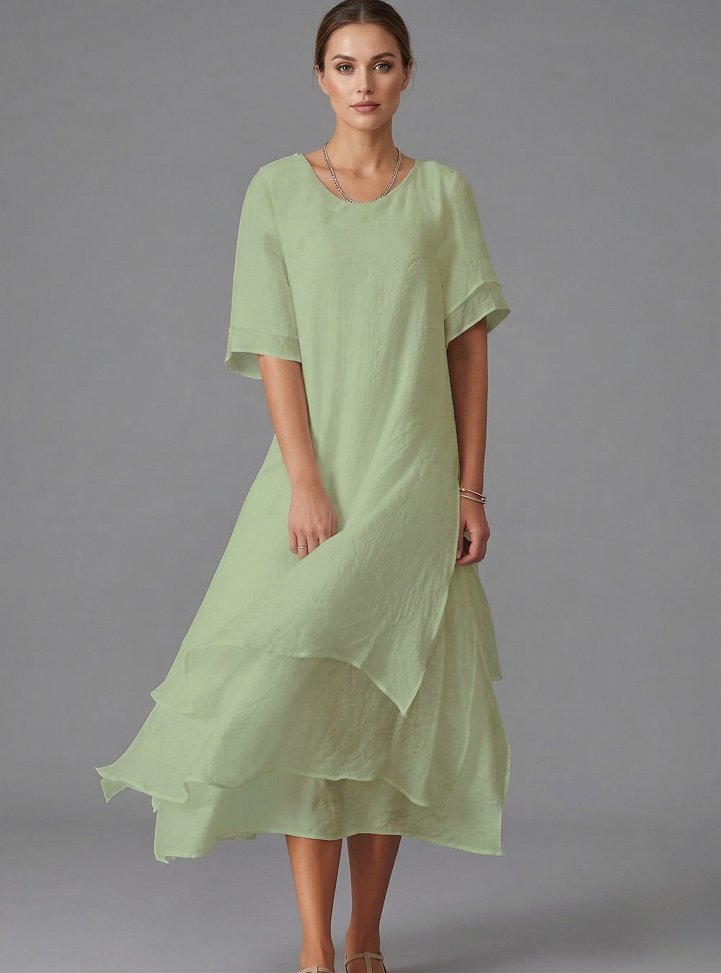 Avora Lyon | Robe décontractée à manches courtes fendues