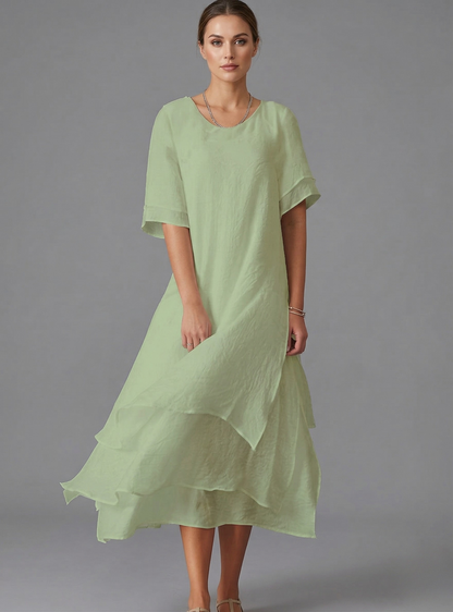 Avora Lyon | Robe décontractée à manches courtes fendues