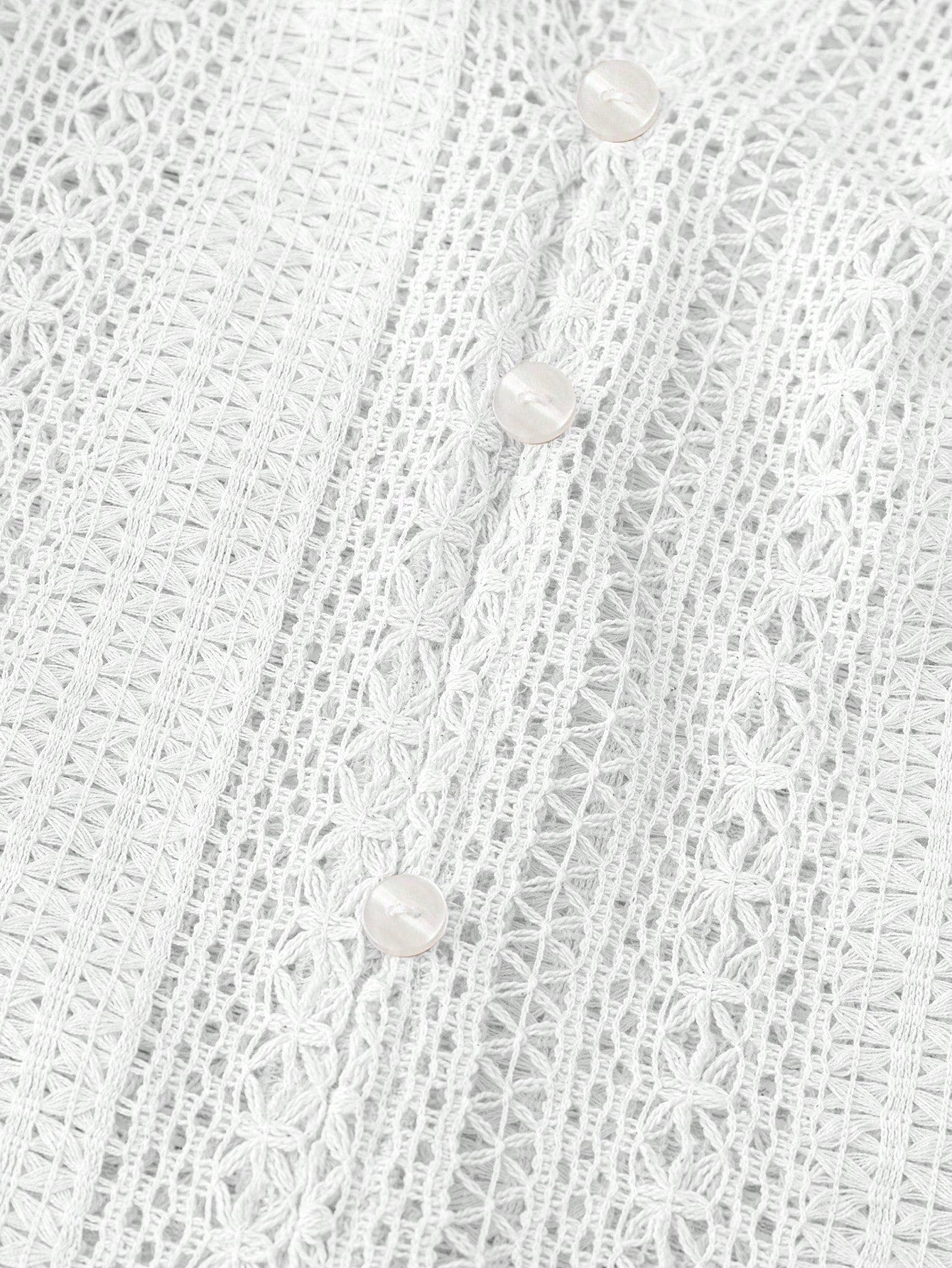 Avora Lyon | Chemisier en dentelle à col en V