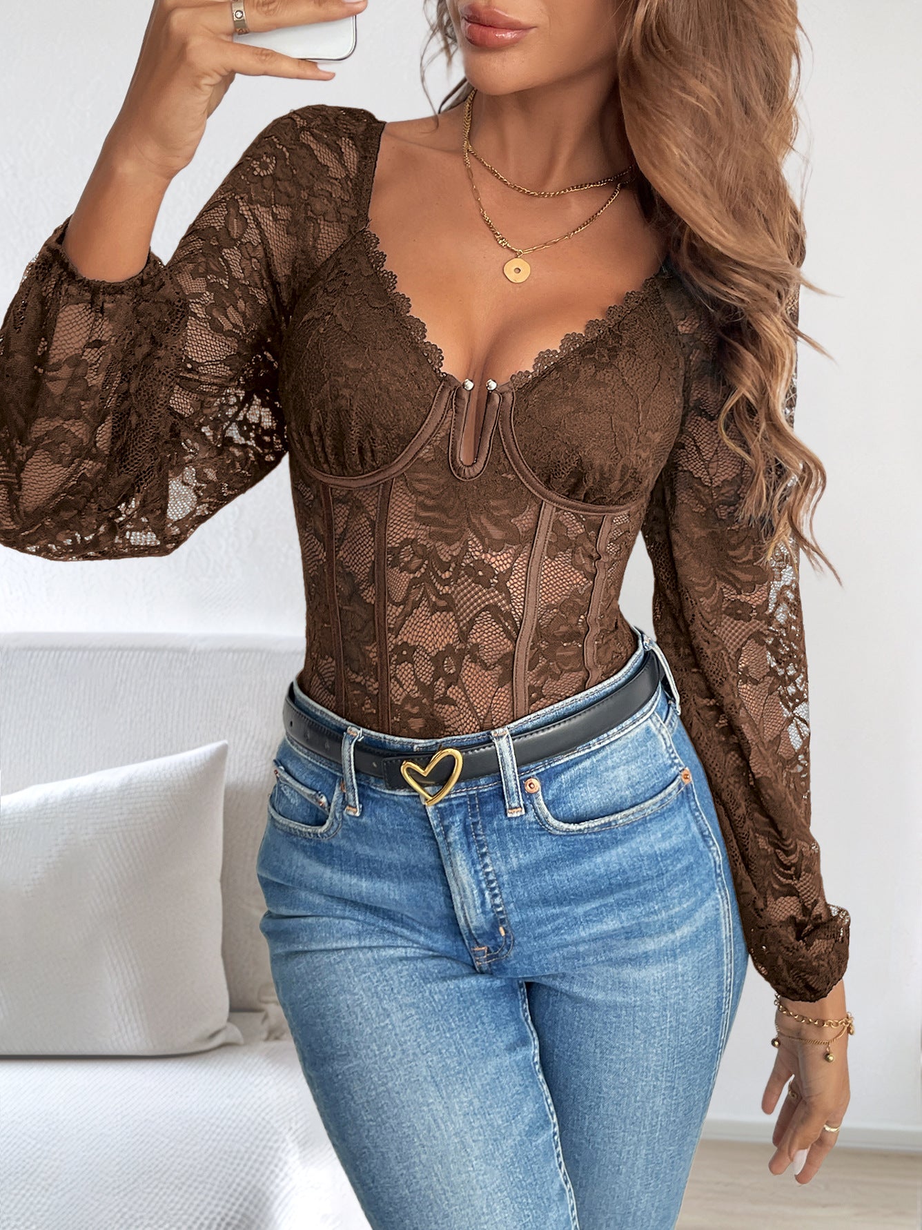 Avora Lyon | Body en dentelle