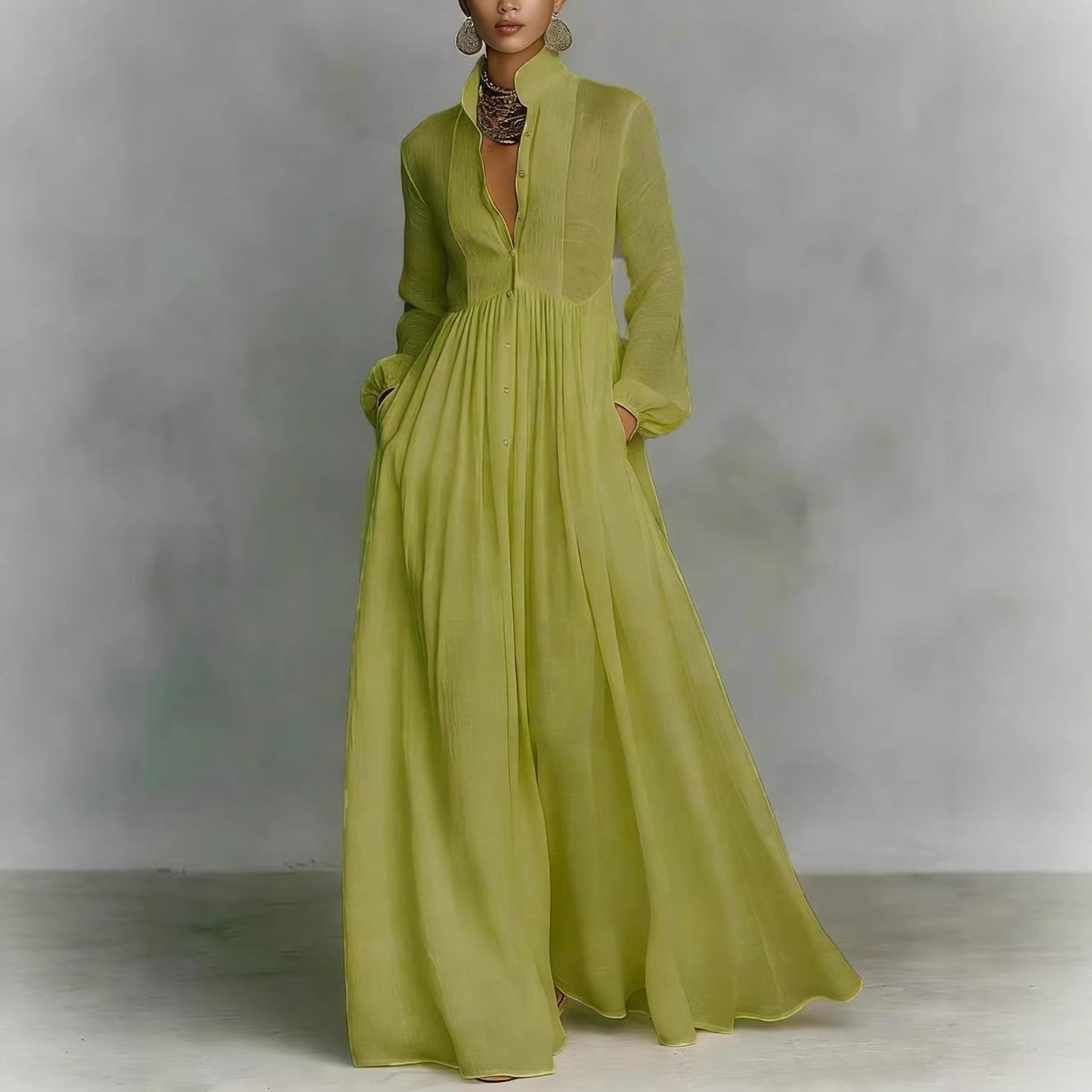 Avora Lyon | Robe plissée à manches longues