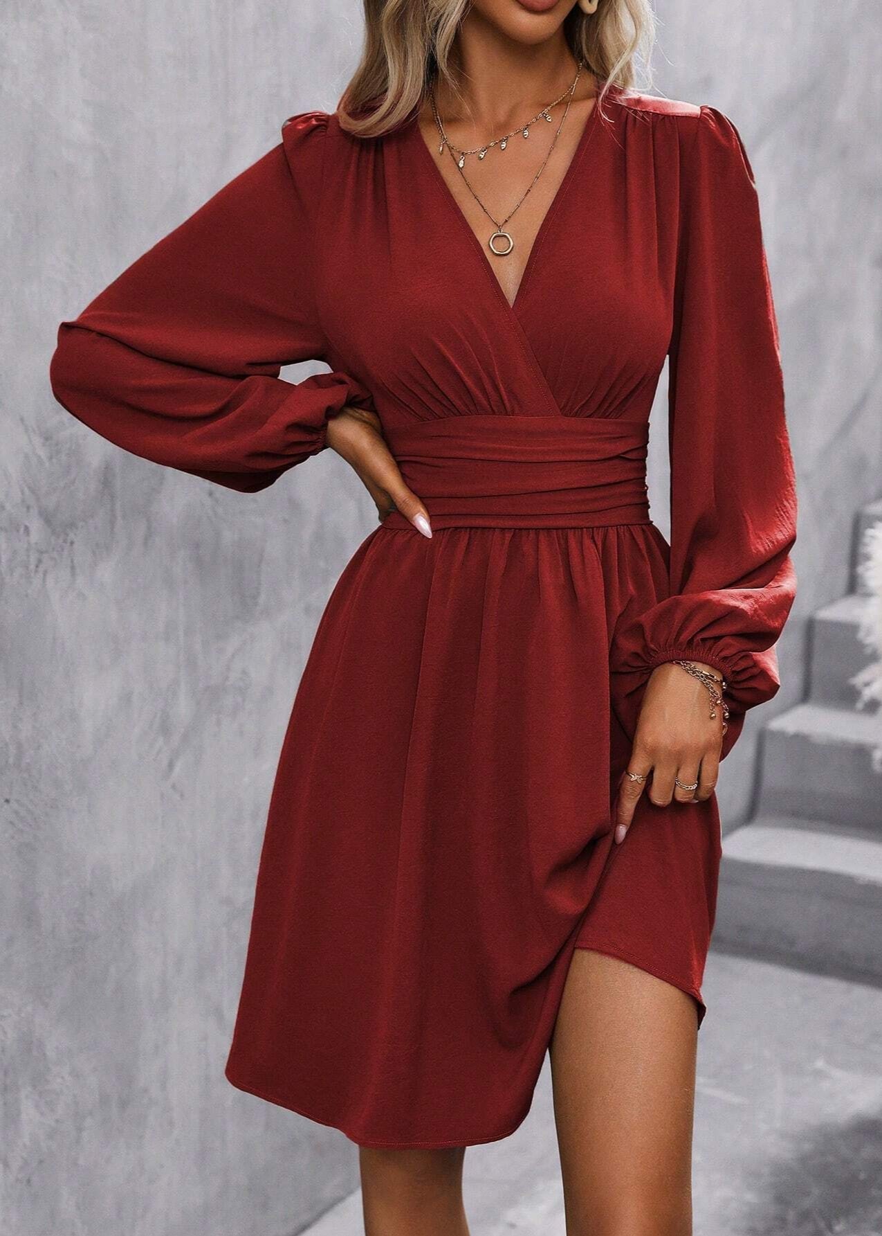 Avora Lyon | Robe Courte Élégante à Plis