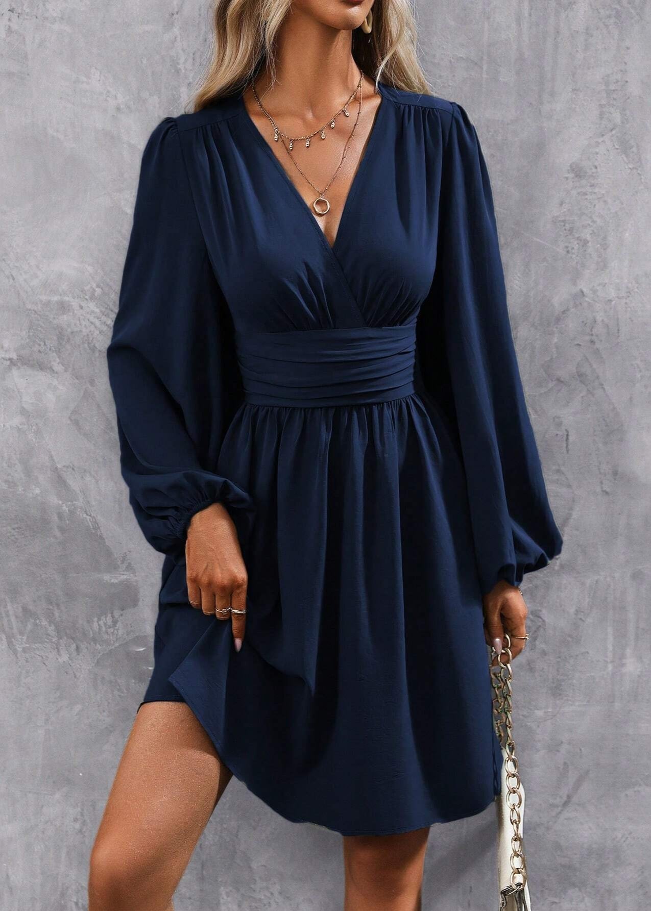 Avora Lyon | Robe Courte Élégante à Plis