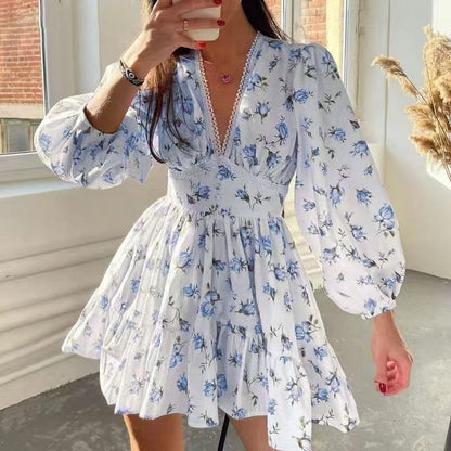 Avora Lyon | Robe courte élégante en dentelle douce