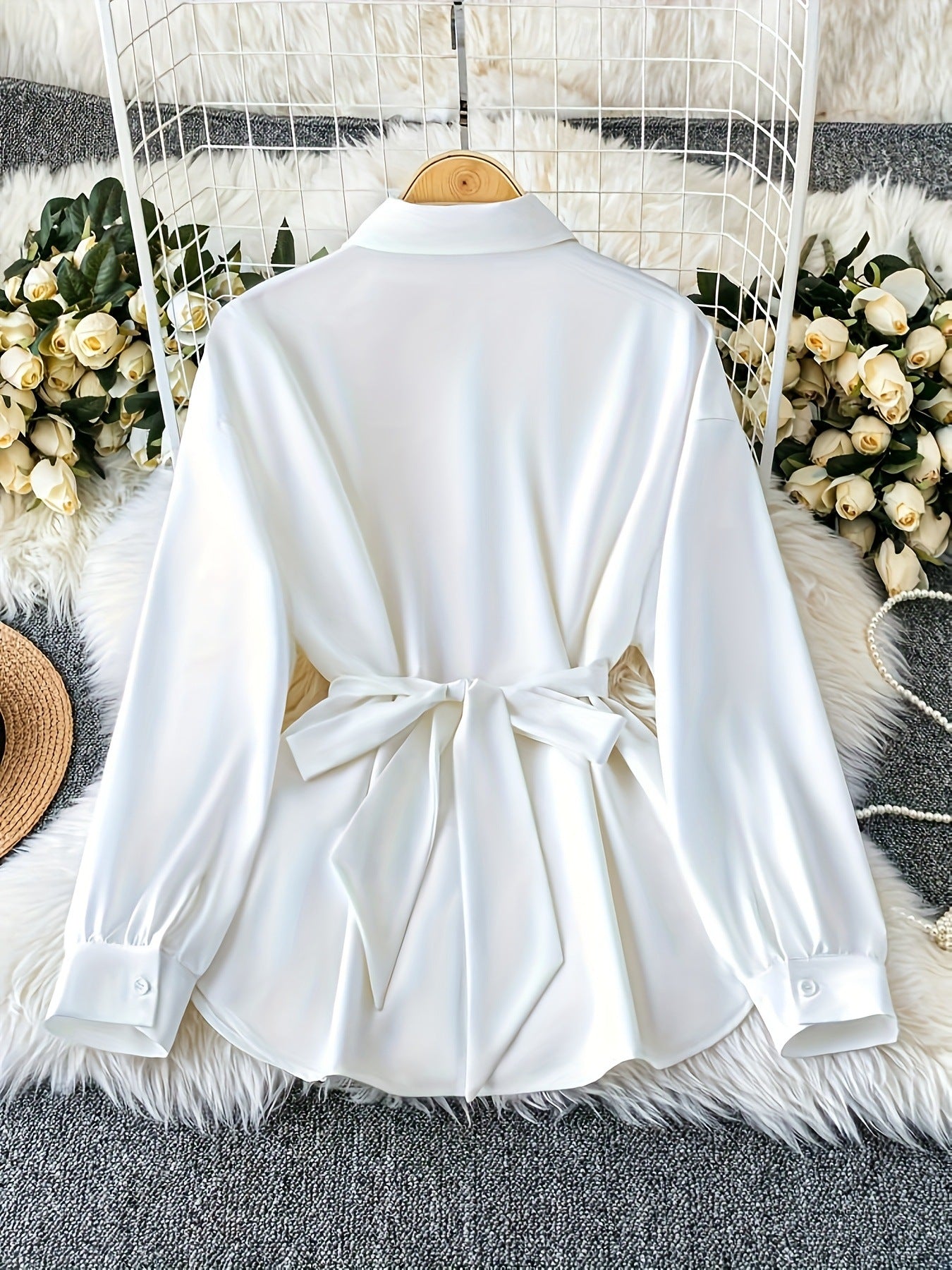 Avora Lyon | blouse à manches bouffantes et ceinture