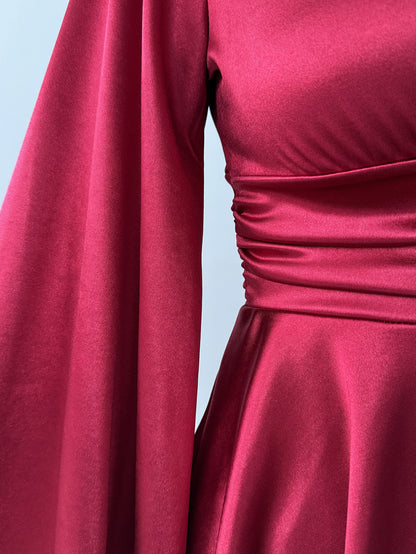 Avora Lyon | Robe élégante à col en V et manches longues