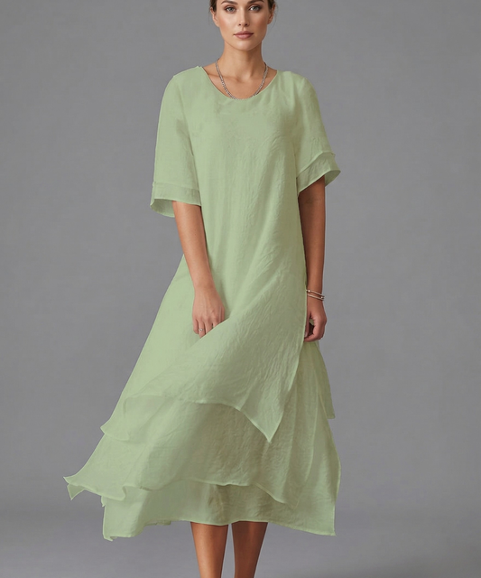 Avora Lyon | Robe décontractée à manches courtes fendues