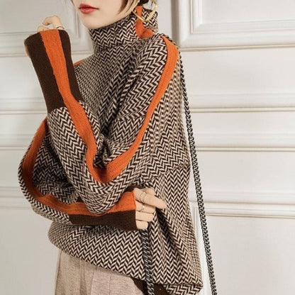 Avora Lyon | Pull à col montant avec des rayures contrastées saisissantes