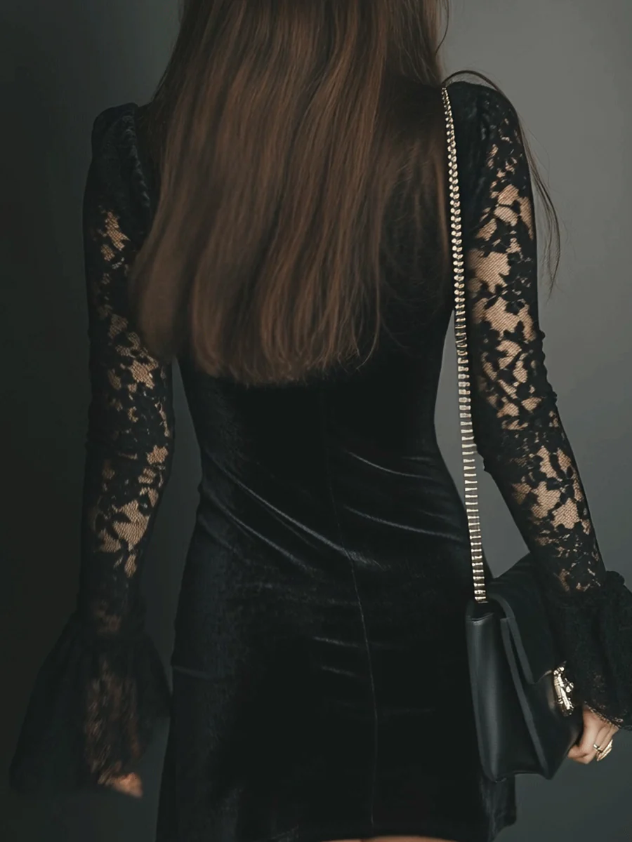 Avora Lyon | Mini robe en velours et dentelle Avora