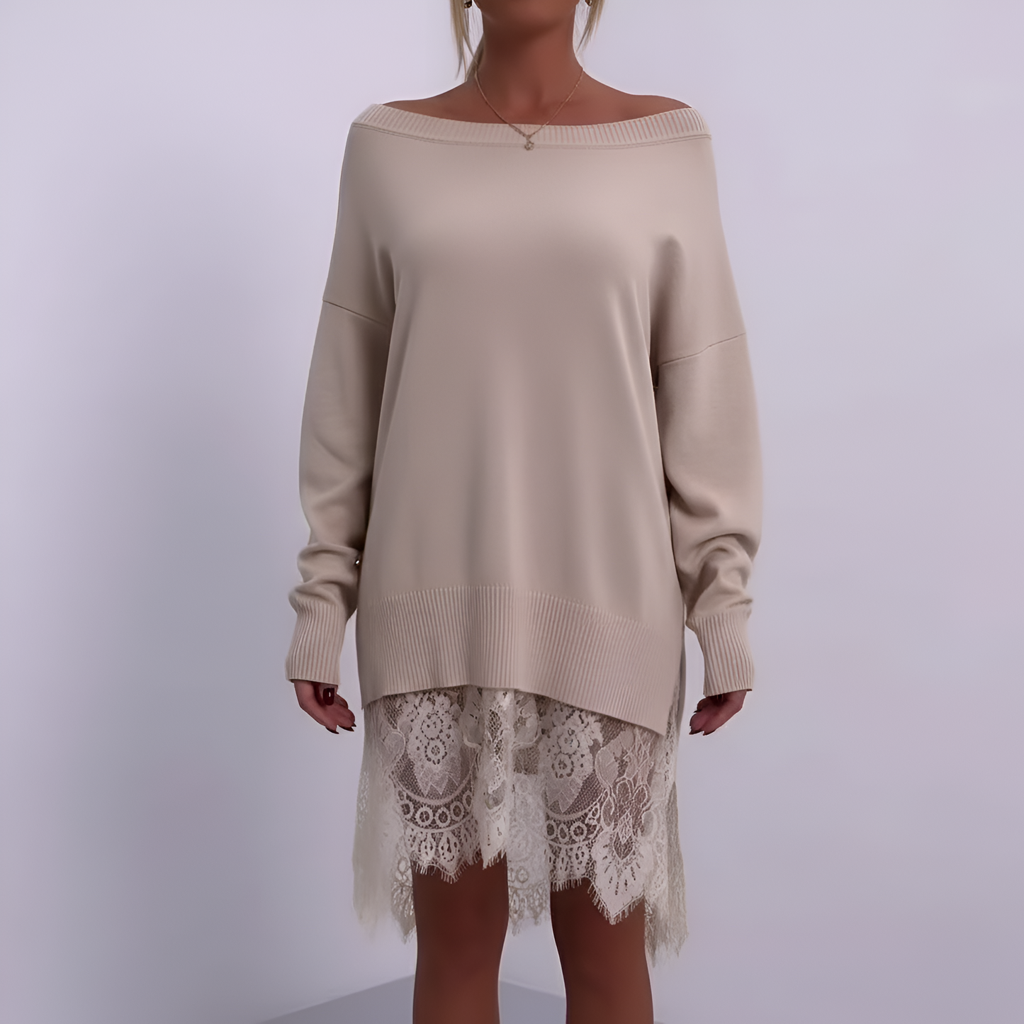 Avora Lyon | Sweatshirt avec détails en dentelle et fente