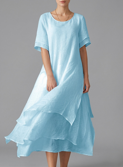 Avora Lyon | Robe décontractée à manches courtes fendues