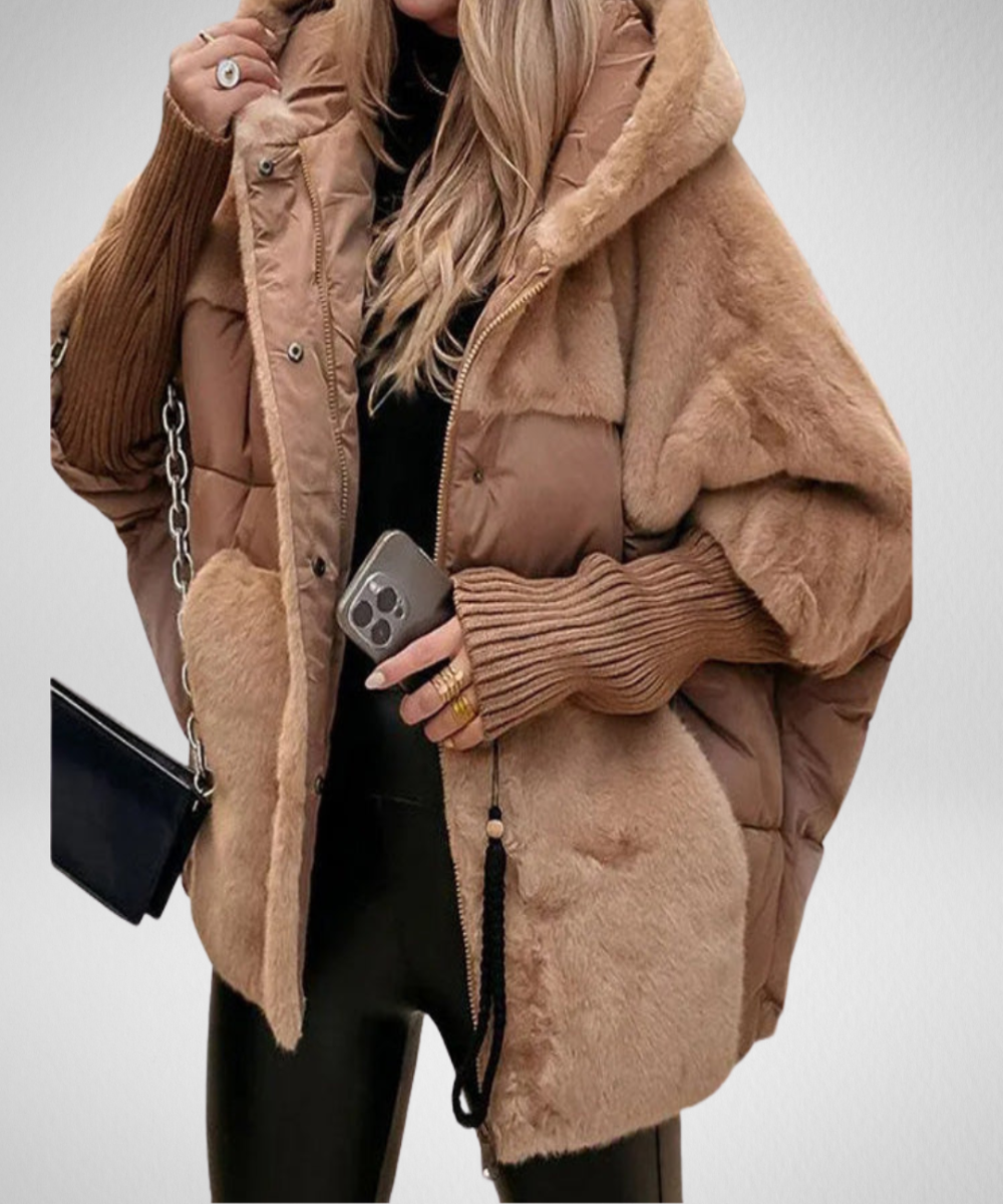 Avora Lyon | Veste puffer oversized pour femmes avec capuche en design patchwork